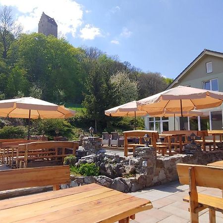 Pod Hradom Restaurant & Pension Топольчани Экстерьер фото